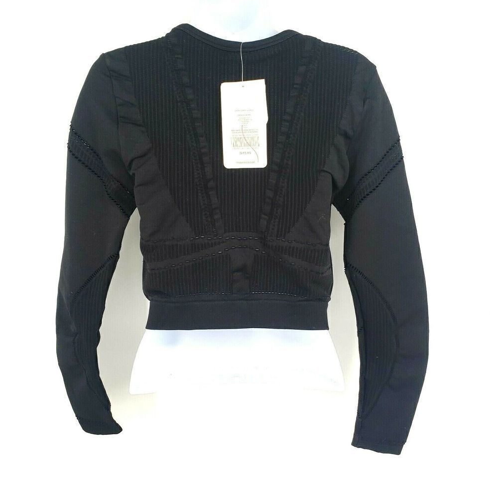 Fabletics Top Seamless Compression Mesh Crop - Picture 4 of 12